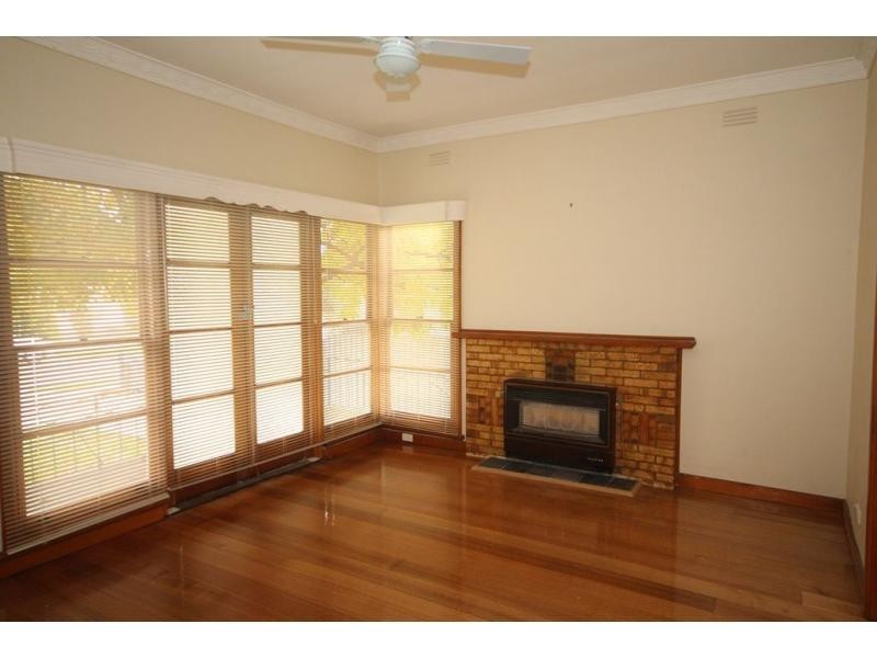 3 Burrell Street, Flora Hill VIC 3550