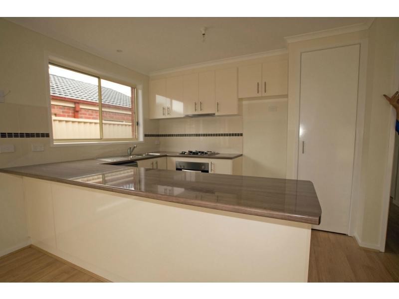 Unit 9/10 Druid Street, Golden Square VIC 3555