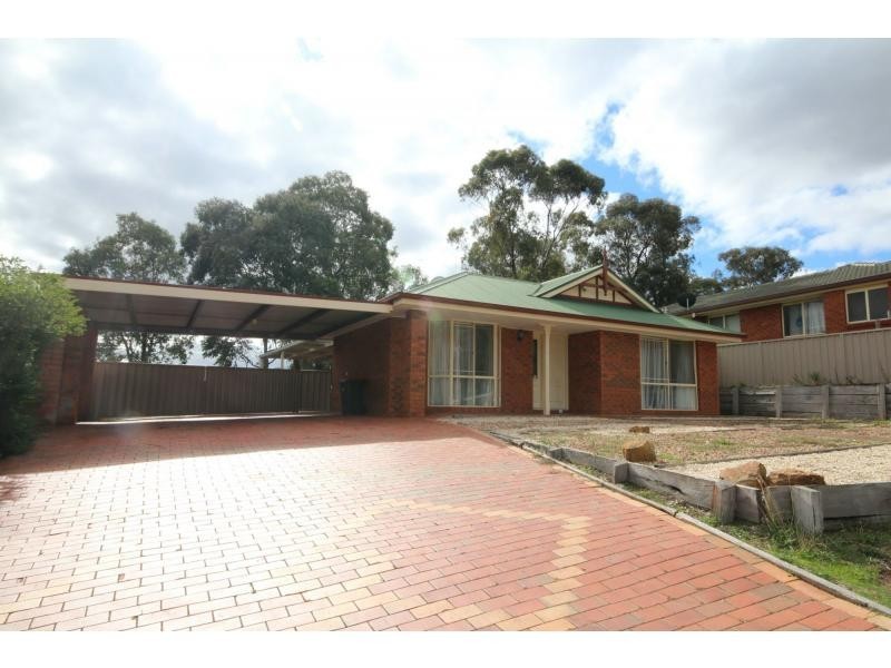 24 Sherwood Drive, Flora Hill VIC 3550
