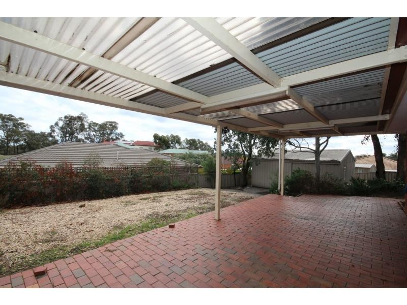 24 Sherwood Drive, Flora Hill VIC 3550