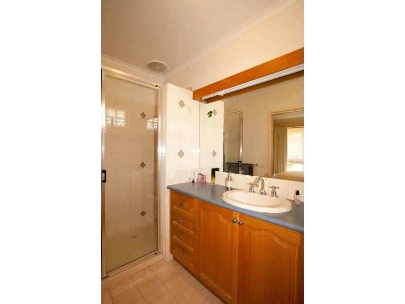 31 Retreat Road, Spring Gully VIC 3550
