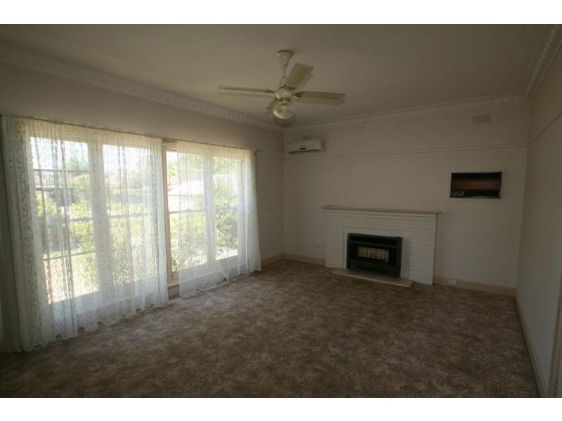 1 Swalling Crescent, Kennington VIC 3550