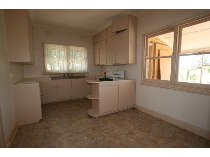 1 Swalling Crescent, Kennington VIC 3550