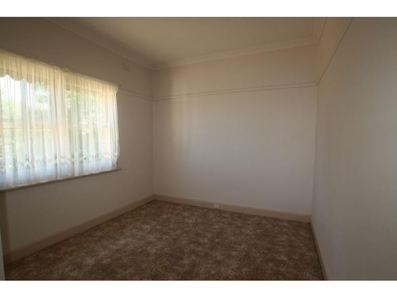 1 Swalling Crescent, Kennington VIC 3550