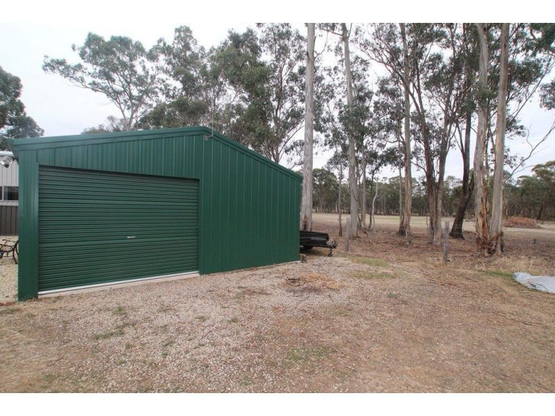 27 Gallway Drive, Eaglehawk VIC 3556