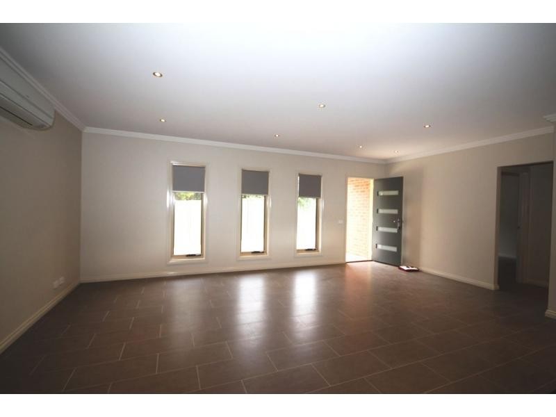 Unit 2/17 Spring Gully Road, Spring Gully VIC 3550
