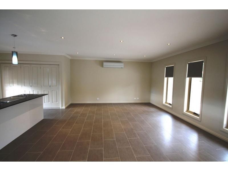 Unit 2/17 Spring Gully Road, Spring Gully VIC 3550