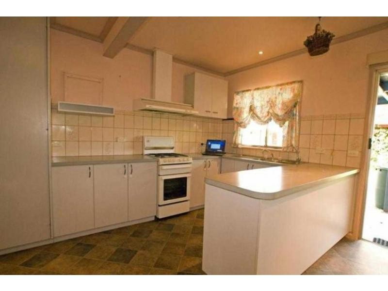 1 Laxdale Court, Kangaroo Flat VIC 3555