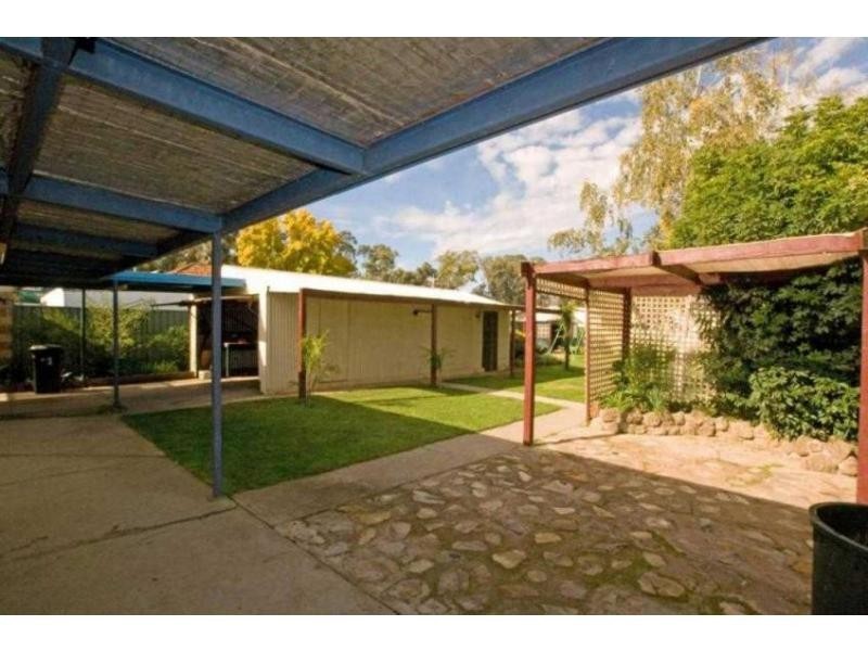 1 Laxdale Court, Kangaroo Flat VIC 3555