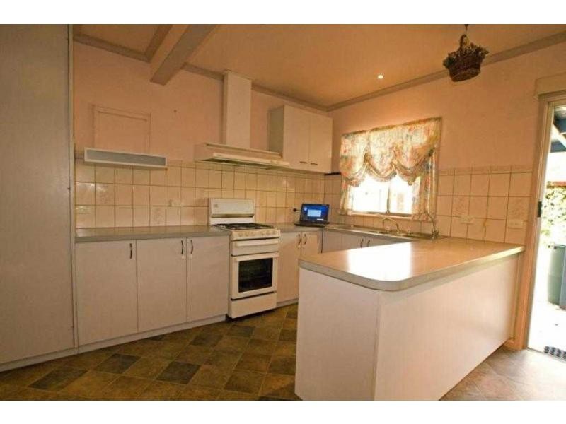 1 Laxdale Court, Kangaroo Flat VIC 3555