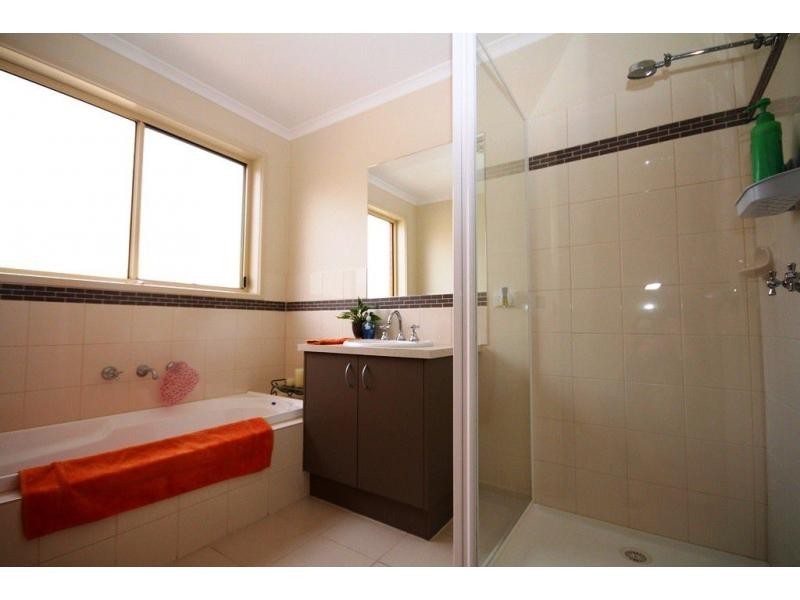 4A Theodore Street, Flora Hill VIC 3550