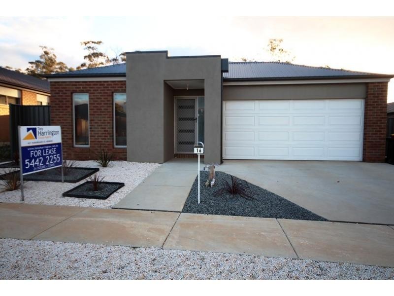 16 National Parade, Eaglehawk VIC 3556
