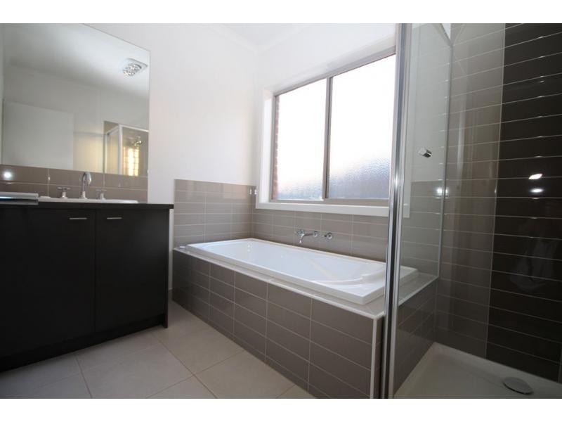 16 National Parade, Eaglehawk VIC 3556