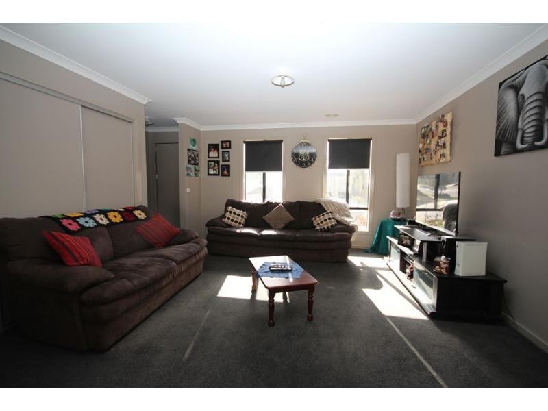 21 Akins Rise, Golden Square VIC 3555