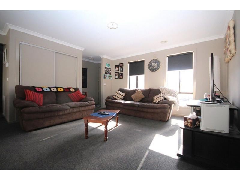 21 Akins Rise, Golden Square VIC 3555