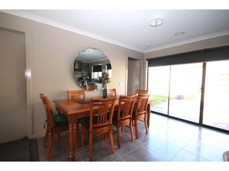 21 Akins Rise, Golden Square VIC 3555