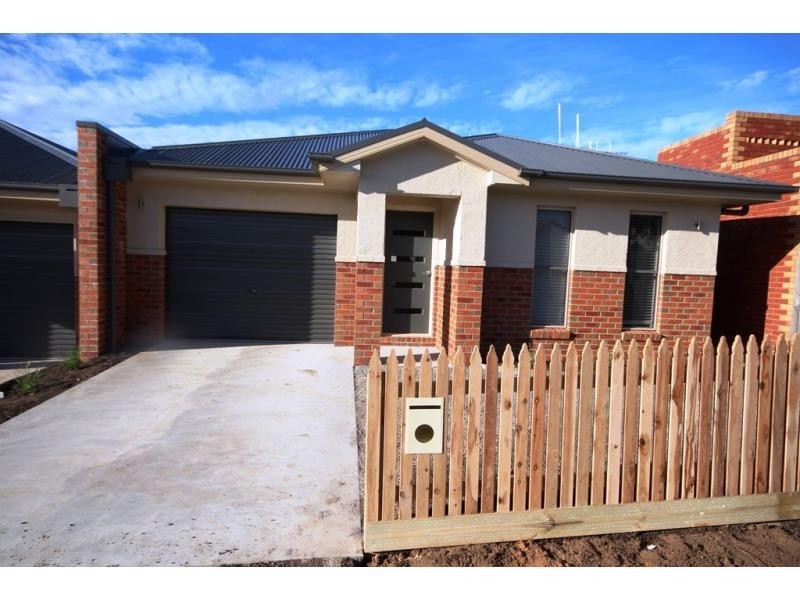 9 School Street, California Gully VIC 3556