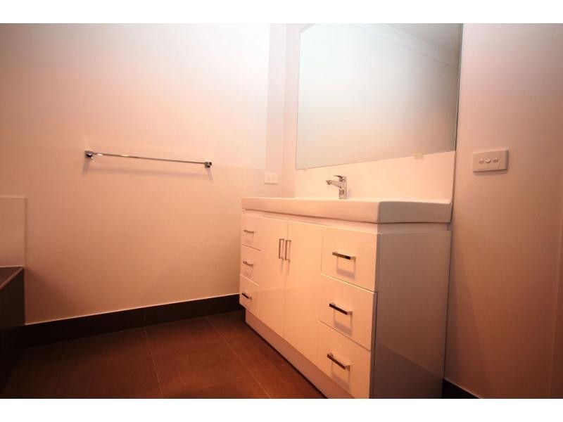 9 School Street, California Gully VIC 3556