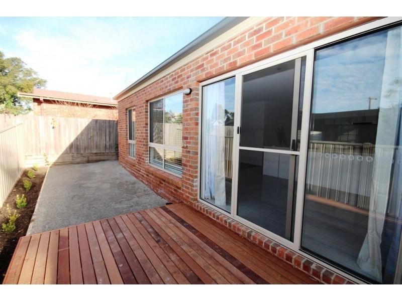 9 School Street, California Gully VIC 3556