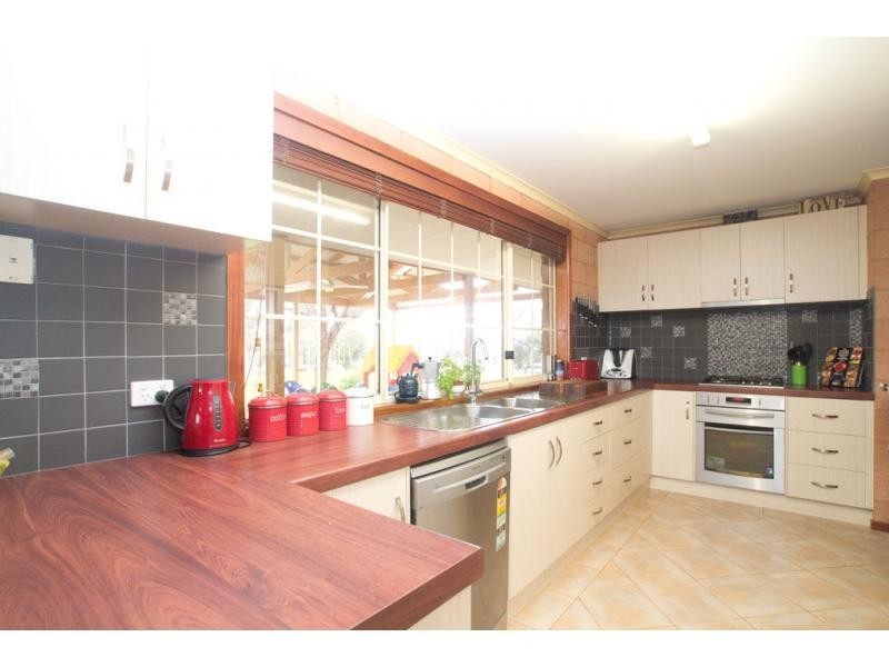 69 Mechan Road, Axe Creek VIC 3551