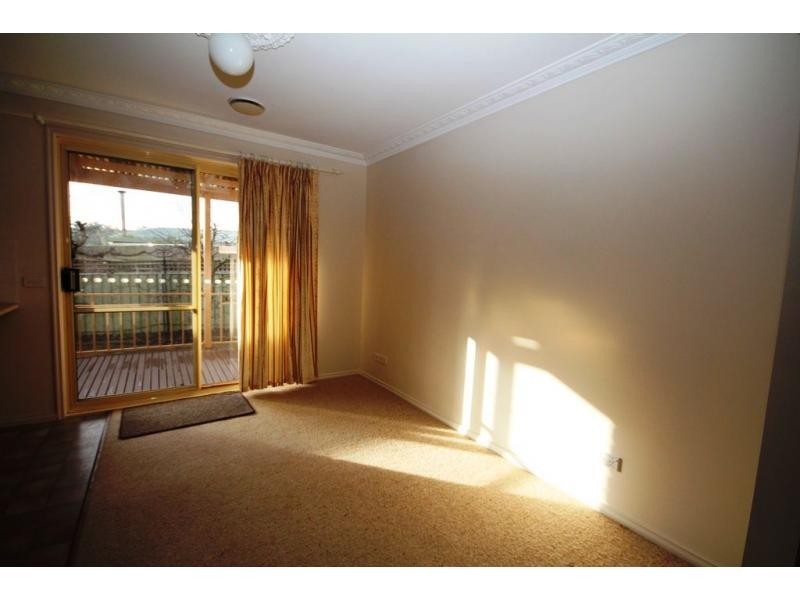 Unit 2/6 Davey Close, Flora Hill VIC 3550