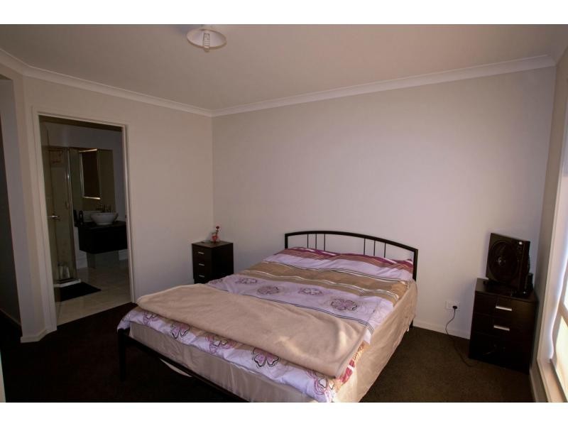 18 O’Neill Court, Epsom VIC 3551