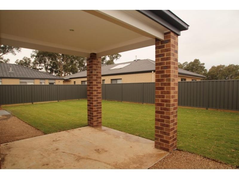 35 Taylor Street, Epsom VIC 3551