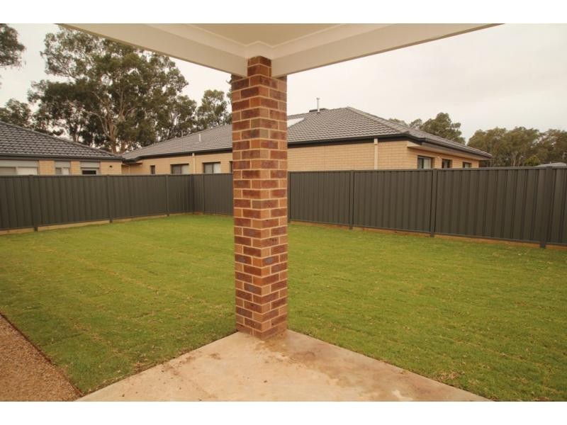 35 Taylor Street, Epsom VIC 3551