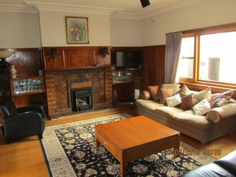 20 Harkness Street, Quarry Hill VIC 3550