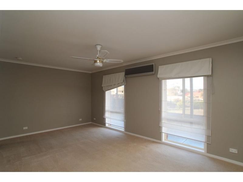 8 Billola Court, Eaglehawk VIC 3556