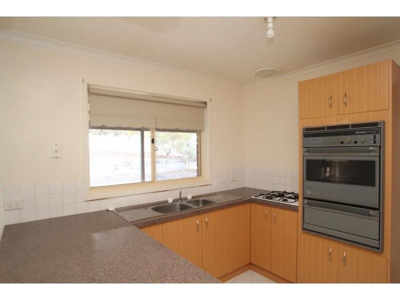 8 Billola Court, Eaglehawk VIC 3556