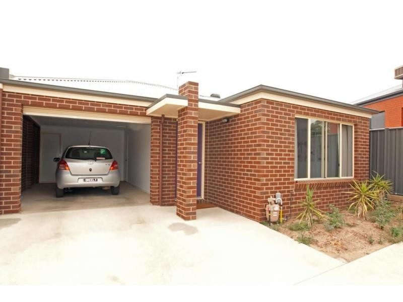 2/10a Haggar Street, Eaglehawk VIC 3556