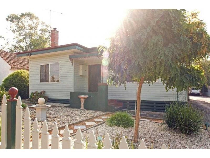 12 Watson Avenue, Eaglehawk VIC 3556