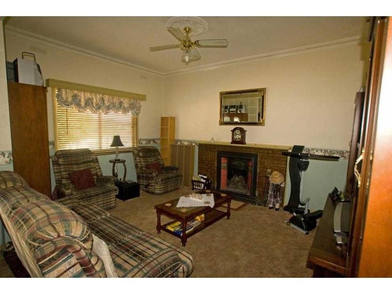 12 Watson Avenue, Eaglehawk VIC 3556