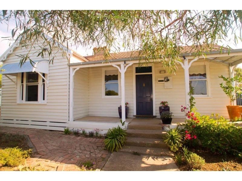 6 Vinton Street, California Gully VIC 3556