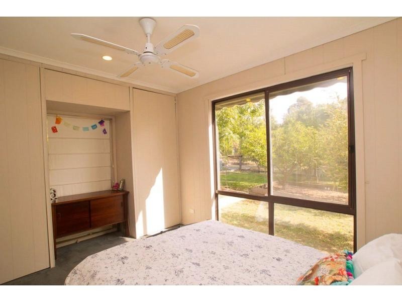 6 Vinton Street, California Gully VIC 3556