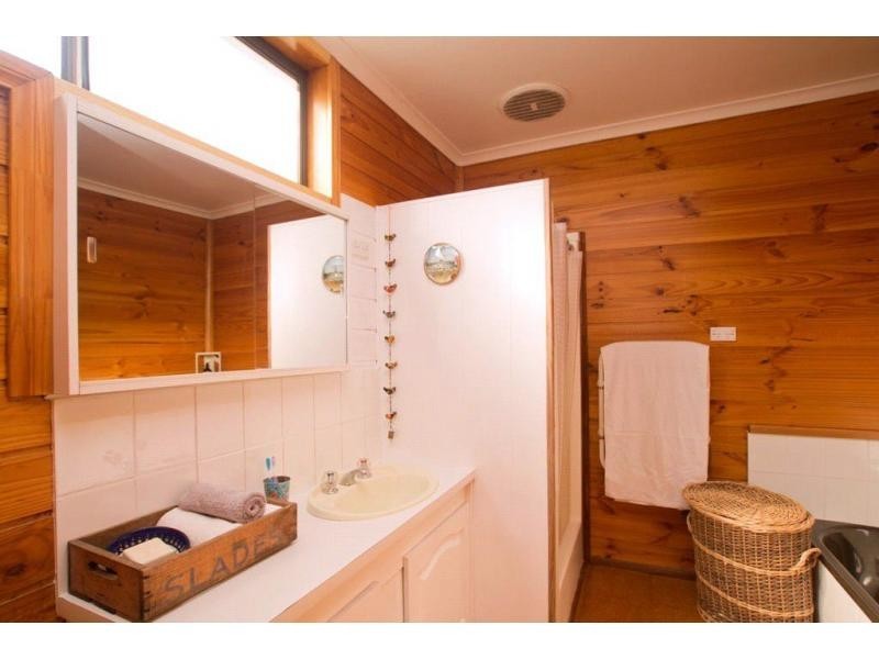 6 Vinton Street, California Gully VIC 3556