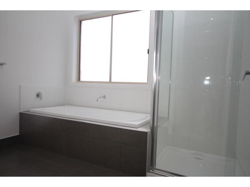 11 School Street, California Gully VIC 3556