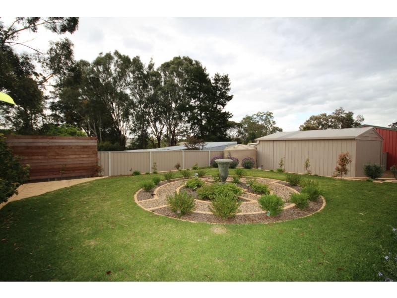 6 Irkara Drive, Kennington VIC 3550