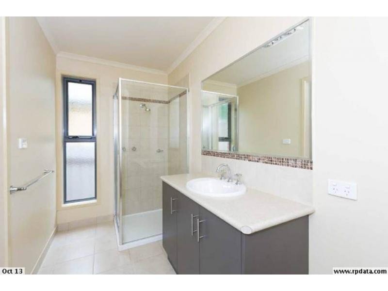 33 Hodgkinson Street, Kennington VIC 3550