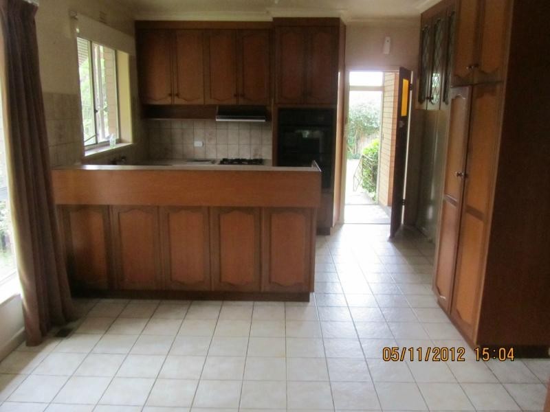 9. Oak Street, Golden Square VIC 3555