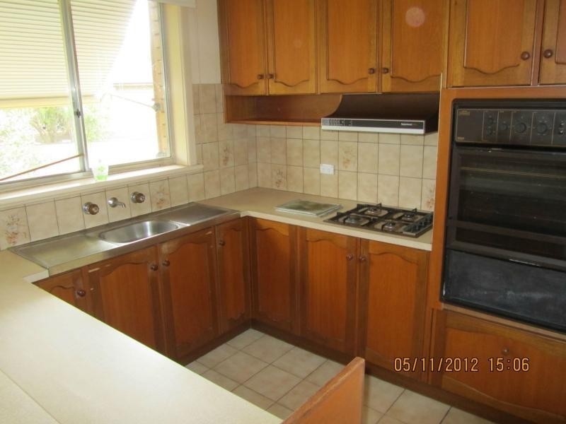 9. Oak Street, Golden Square VIC 3555