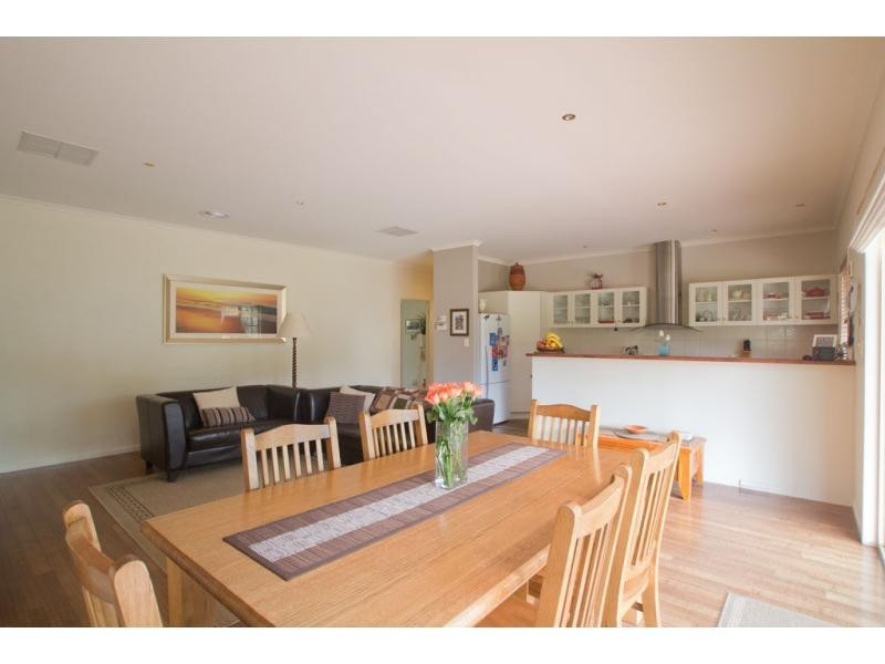 26 Pioneer Drive, Maiden Gully VIC 3551