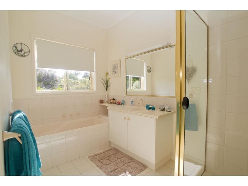 26 Pioneer Drive, Maiden Gully VIC 3551