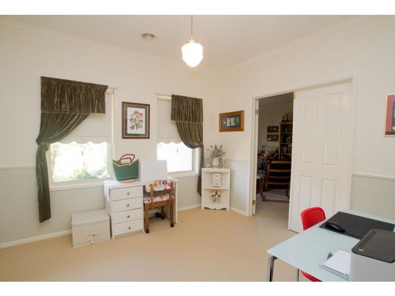 26 Pioneer Drive, Maiden Gully VIC 3551