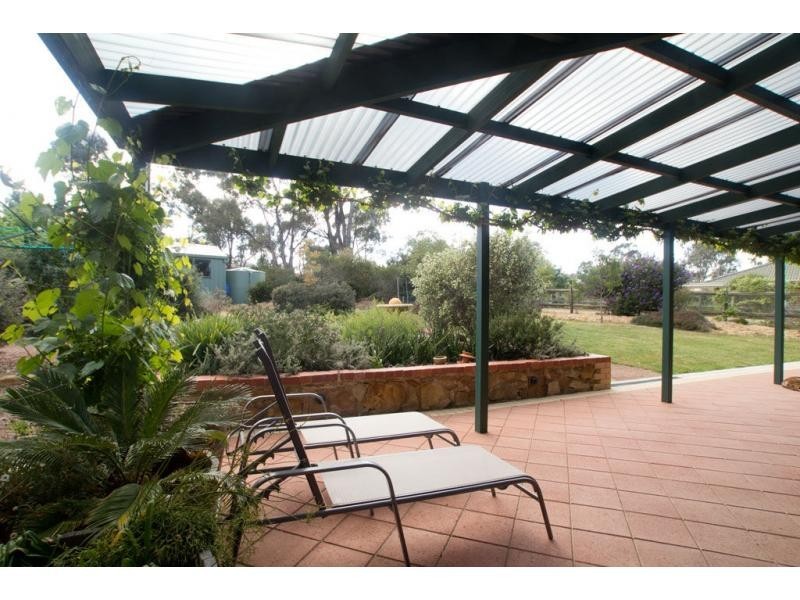 26 Pioneer Drive, Maiden Gully VIC 3551