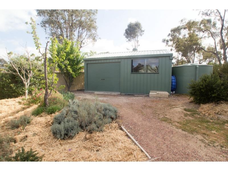 26 Pioneer Drive, Maiden Gully VIC 3551