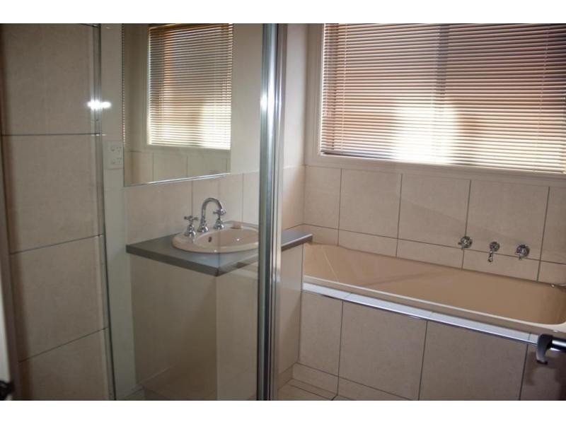 Unit 3/6 Friswell Avenue, Flora Hill VIC 3550