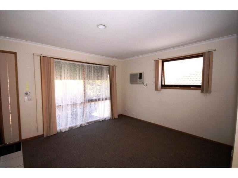 2/13 Proud Terrace, Flora Hill VIC 3550