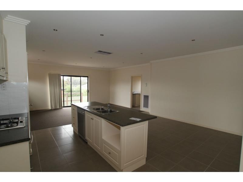 7 Lena Place, Strathfieldsaye VIC 3551